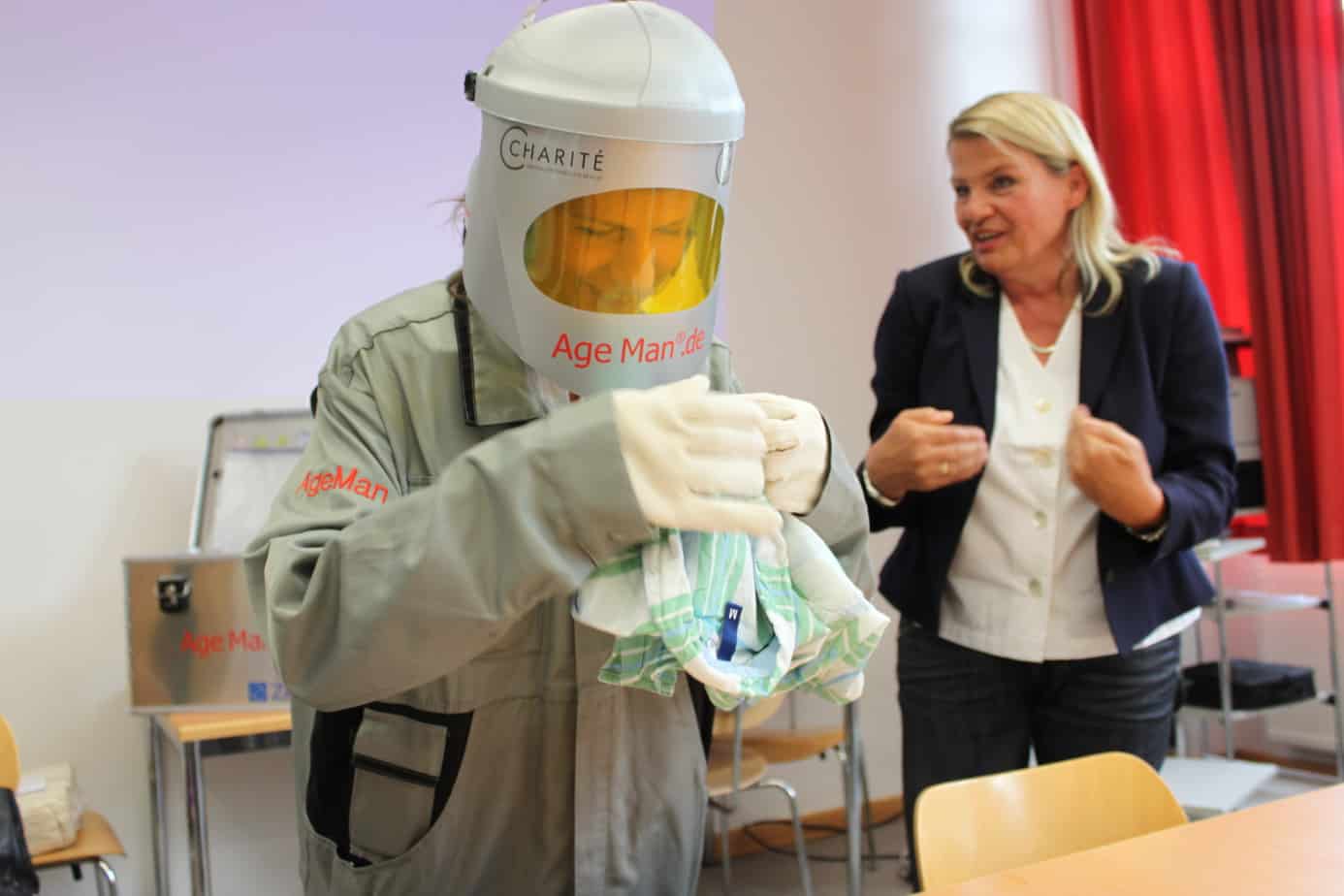 Instant Aging mit dem Alterssimulationsanzug, Altersanzug, AgeMan
